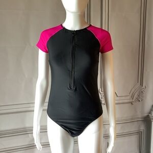 **CUPSHE**  Swimsuit Mock Neck Zipper Short Sleeve Bathing Suit Small NWT